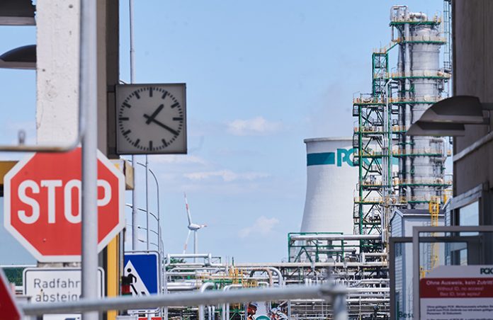 ЕС хочет официально запретить поставку российской нефти в Германию и Польшу