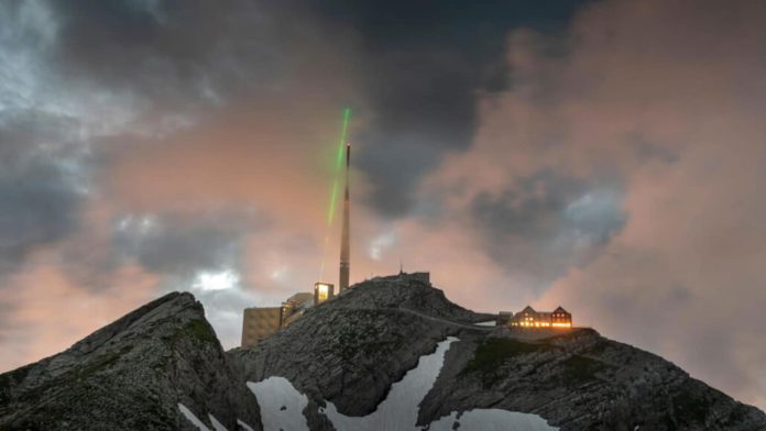 Впервые молнии перенаправлены с помощью лазера | New-Science.ru