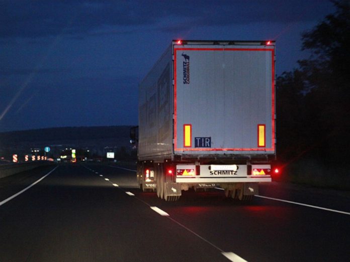 В Польше предложили закрыть границу для грузовиков из РФ и Белоруссии