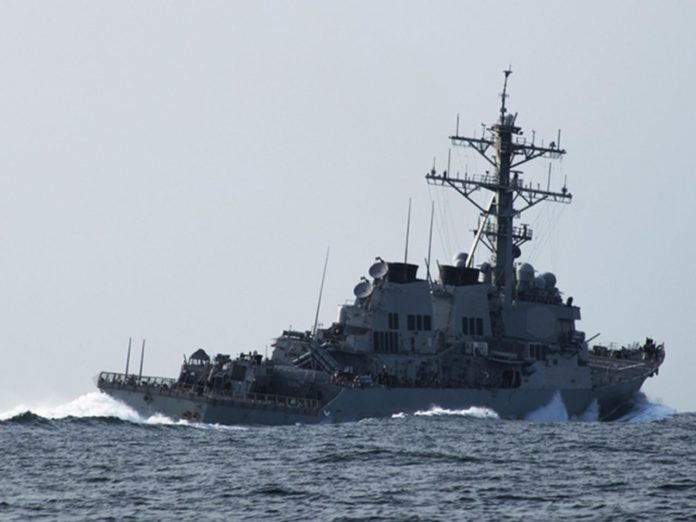 Миноносец Китая «подрезал» эсминец США в Тайваньском проливе