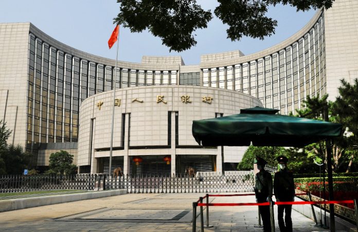 РБК: российские банки сообщают об ограничении переводов в юанях через Bank of China
