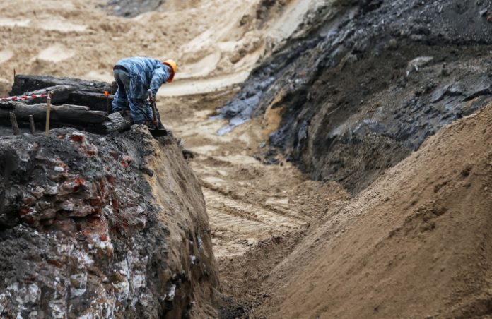 Жители Старой Купавны жалуются на пересохшие колодцы и скважины из-за добычи песка в карьерах