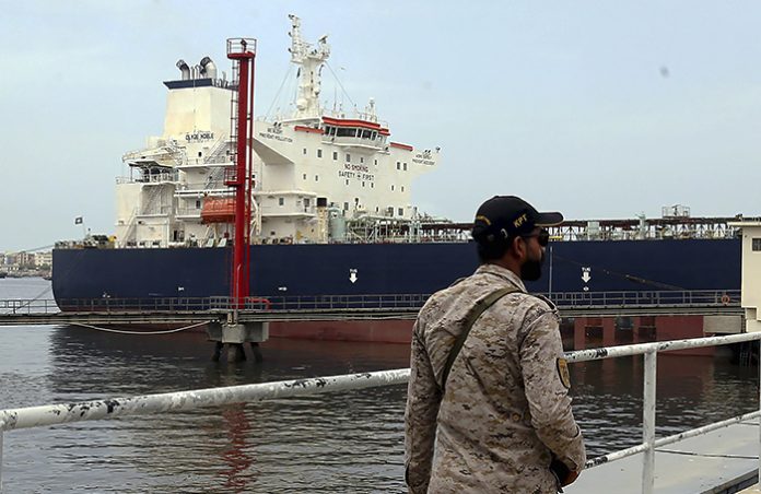 Bloomberg: российские поставки нефти в Индию превысили 2 млн баррелей в сутки