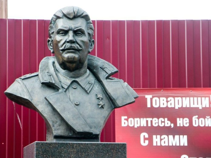 В РПЦ начали проверку после освящения памятника Сталину