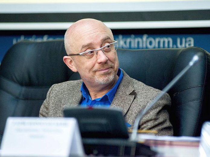 Зеленский отправил в отставку министра обороны Украины Резникова