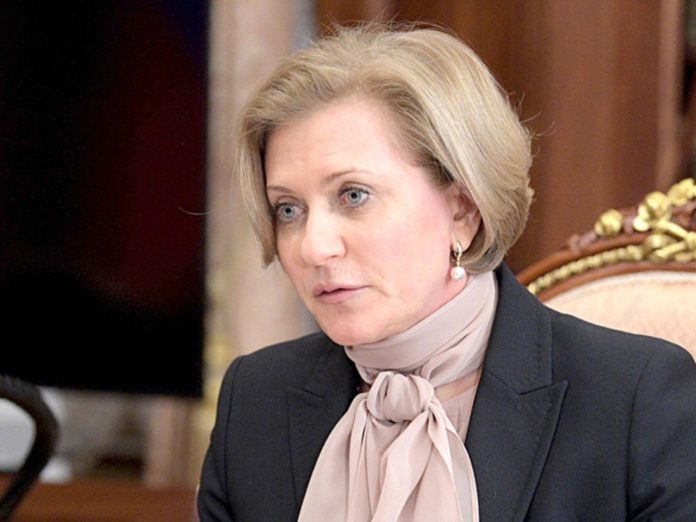 Попова заявила об отсутствии оснований для введения масочного режима в России