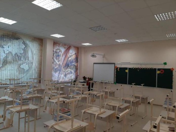 Дети повыпрыгивали из окон российской школы из-за сигнализации и кричавшего о «теракте» ученика