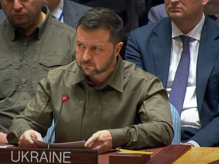 Зеленский предупредил о последствиях прекращения помощи Киеву