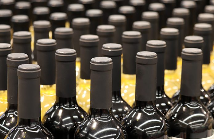 Литва вышла на первое место по поставкам вина в Россию