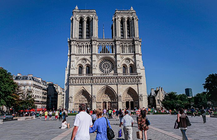 Bloomberg: собор Парижской Богоматери не успеют открыть к летней Олимпиаде во Франции