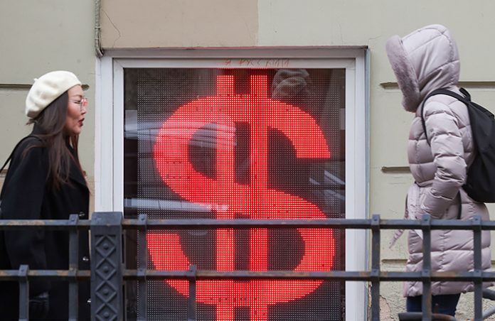 Есть ли проблемы с покупкой наличной валюты на фоне укрепления рубля?