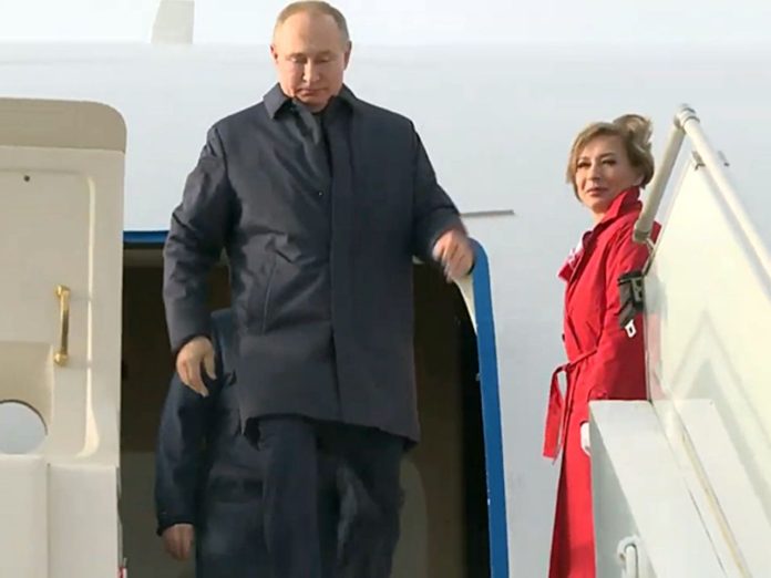 Путин прилетел в Казахстан (видео)