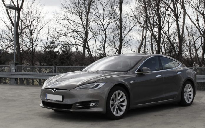 Tesla проезжает 1200 км на одной зарядке благодаря экспериментальной батарее | New-Science.ru
