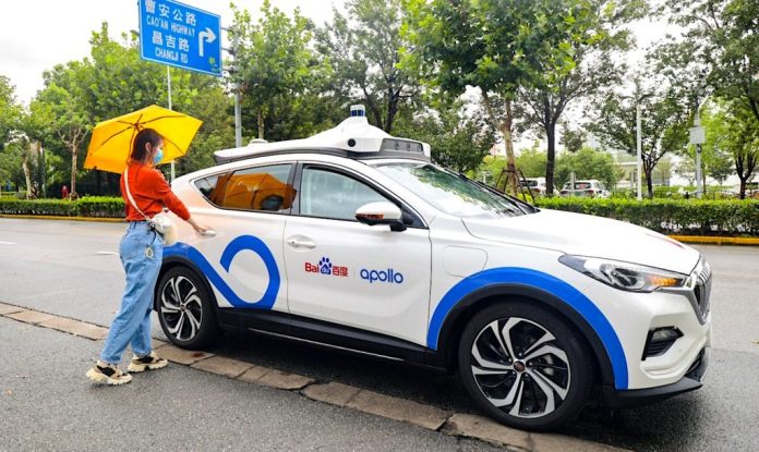 В Пекине вводят в эксплуатацию первые беспилотные такси | New-Science.ru