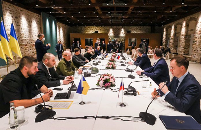 Не только нейтралитет: помощник президента Мединский озвучил другие условия мирного соглашения России и Украины