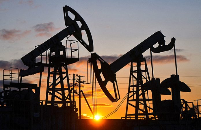 Reuters: в ОПЕК+ обсуждают сокращение нефтедобычи на 1-2 млн баррелей в сутки