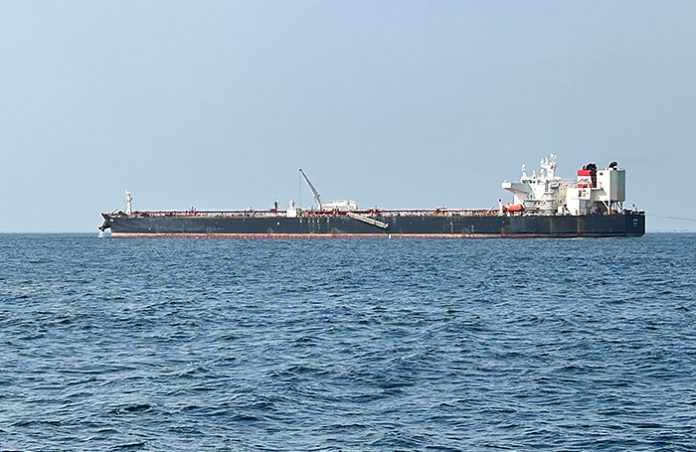 Почему BP и логистические гиганты приостановили транзит через Красное море