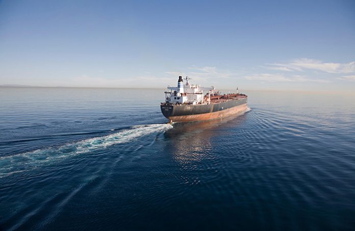 Российские нефтяные танкеры продолжают идти через Суэцкий канал. Почему Россия не боится хуситов?