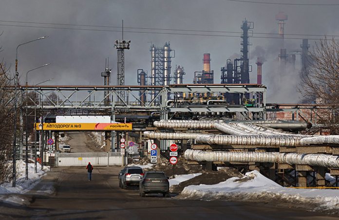Насколько сильно сказываются на нефтеперерабатывающей отрасли удары украинских БПЛА по российским НПЗ?