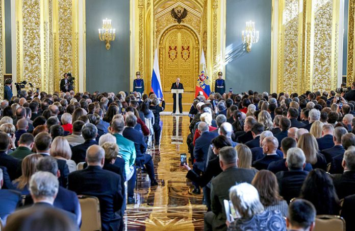 Путин поблагодарил жителей Белгородской области за мужество и пообещал поддержать