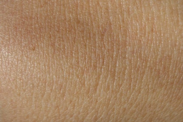 Исследователи разработали искусственную кожу, способную чувствовать боль, как человеческая кожа. | New-Science.ru
