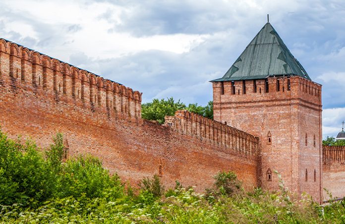В центре Смоленска обрушилась часть крепостной стены