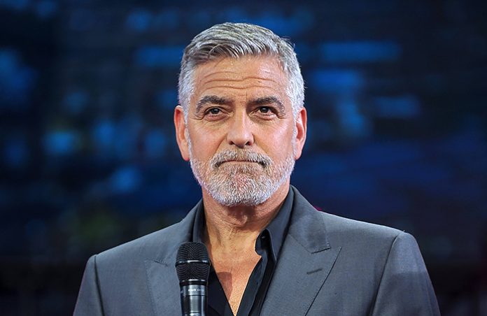 Джордж Клуни заявил, что его фонд не призывает к охоте на российских журналистов