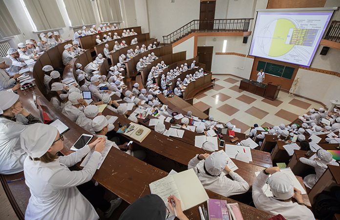 В России предложили запретить онлайн-обучение при получении медицинского образования