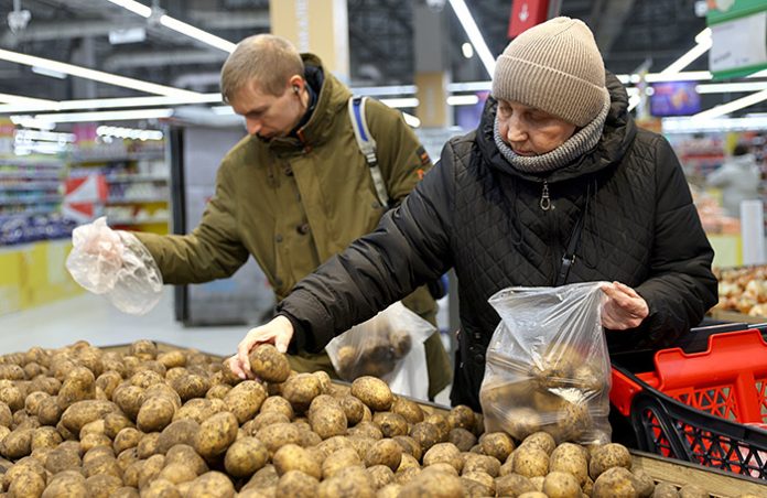 Картофель в России за год подорожал почти вдвое